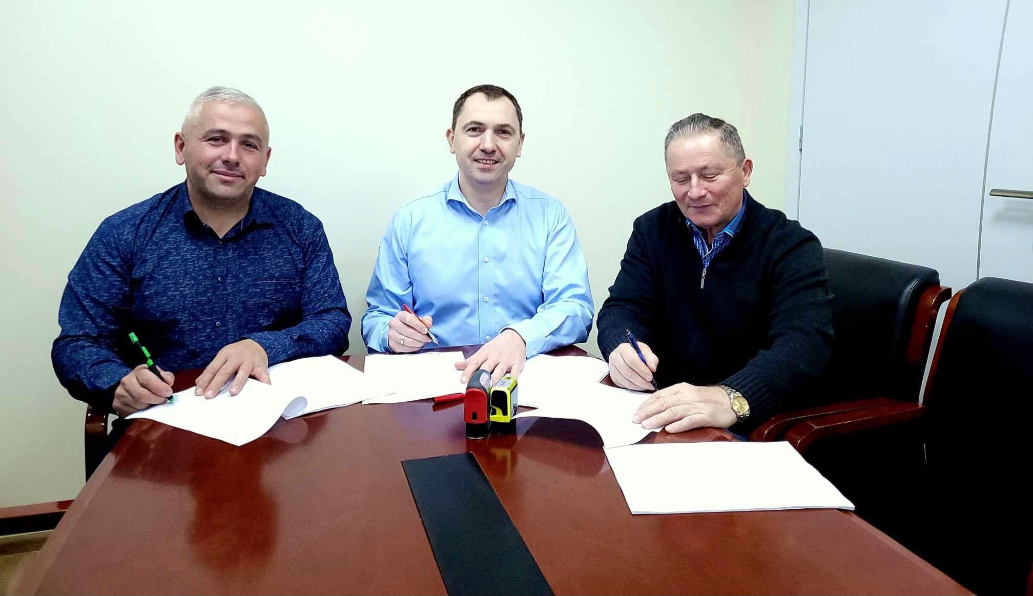 Umowa na remont 30 dróg w Gminie Żabia Wola podpisana