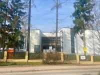 budynek rozbudowywanej szkoły